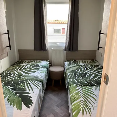 Luuk & Pleun Aan Zee Chalet